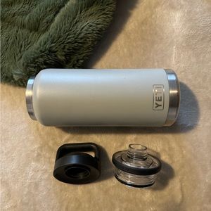 36oz light grey yeti water bottle. Great condition - few scratches